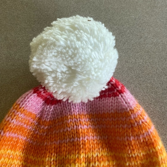 Old Navy Knit Pom Pom Beanie Hat - Picture 5 of 5
